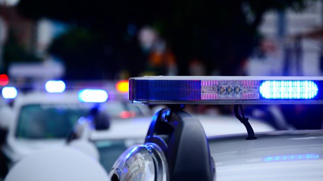 Банда въоръжени мъже нахлули по време на снимките на музикален