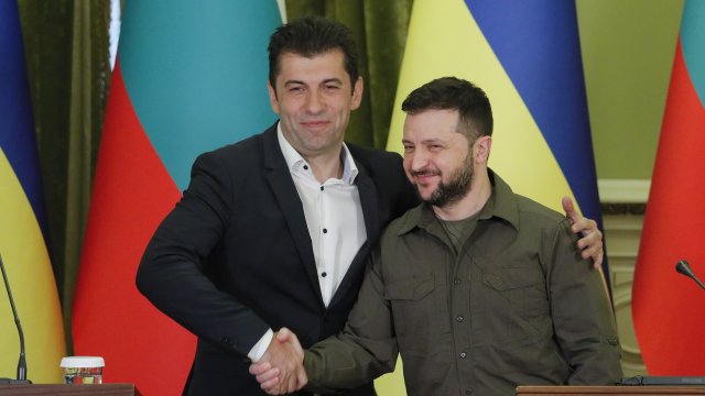 България тайно е покрила една трета от нуждите от оръжия