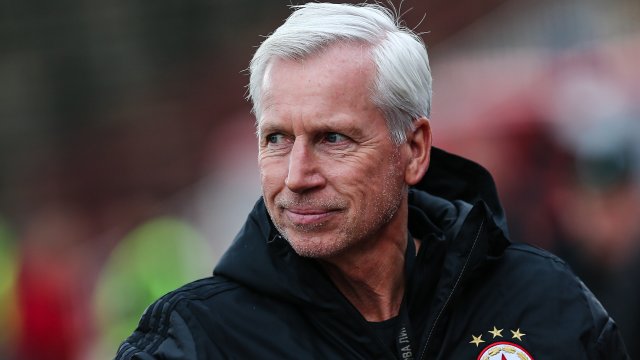 Алън Пардю се прибра в Англия за няколко дни и