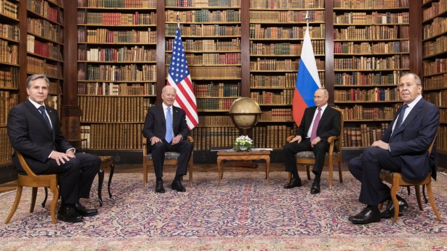 Русия никога не е заплашвала украинския народ зави външният министър