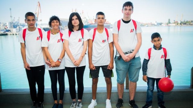 Националната асоциация за приемна грижа НАПГ и А1 подготвиха 359