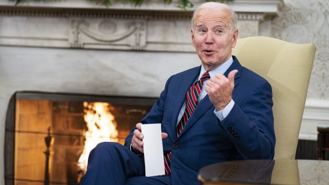 Общественото одобрение на президента на САЩ Джо Байдън спадна до