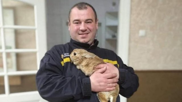 Блок гори в центъра на Харков след поредните удари по