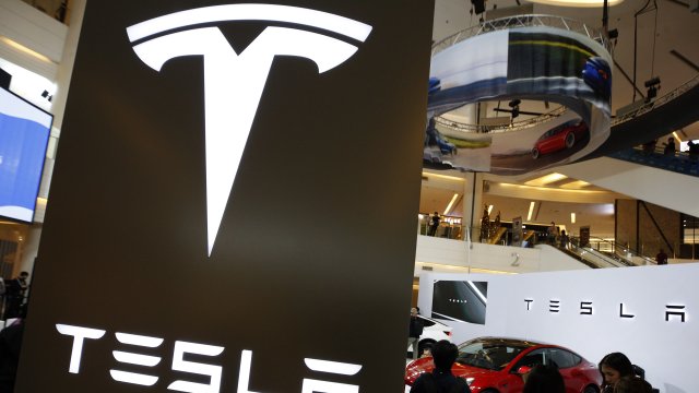Ръководителят на Tesla Inc. в Китай Том Дзю ще извършва