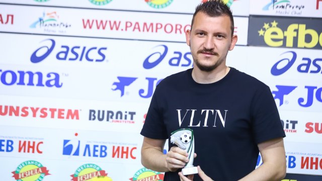 Тодор Неделев беше транспортиран от Тбилиси до България с частен санитарен