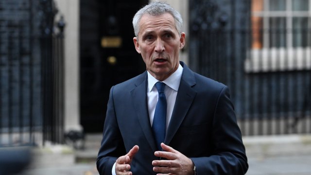 Генералният секретар на НАТО Йенс Столтенберг изчаква да види как