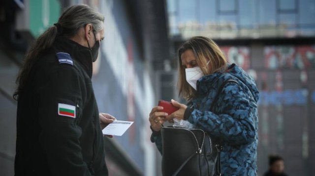 Заради ръст в заболеваемостта от Ковид 19 в няколко области на