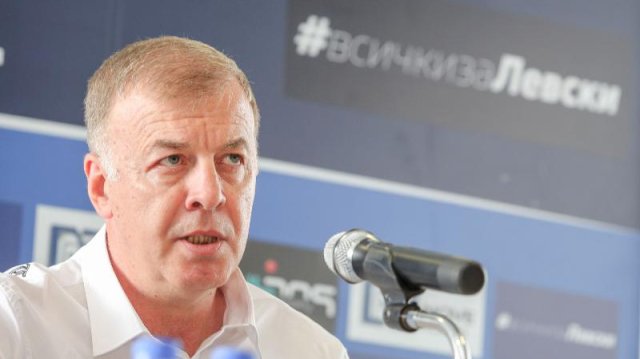 Мажоритарният собственик на Левски Наско Сираков използва социалните мрежи на