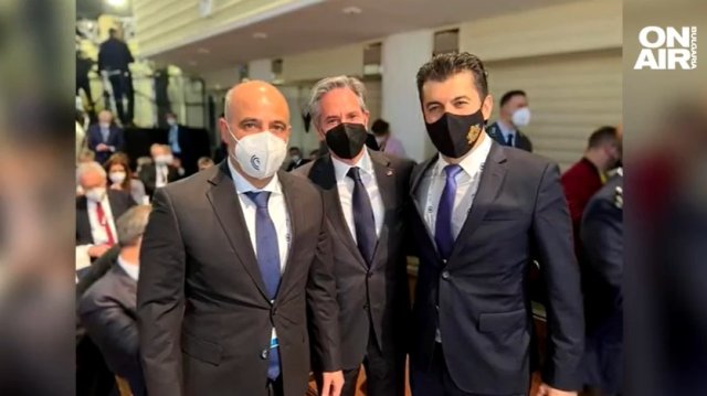 Гаф със снимка на министър председателя Кирил Петков предизвика вълна от