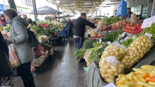 В навечерието на Великден последни приготовления за празничната трапеза