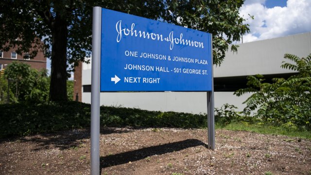 Johnson amp Johnson планира да финализира разделянето в рамките на
