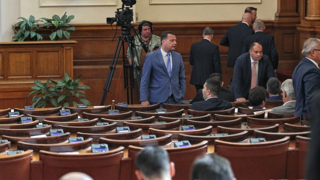 Заседанието на парламентарната социална комисия се провали заради отсъствието на