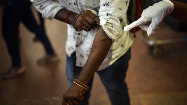 Предвид факта че в много страни броят на заразените с