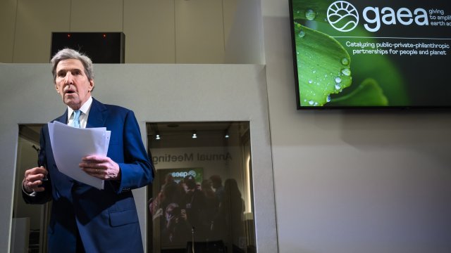 Комисията за надзор и отчетност на Камарата на представителите разследва