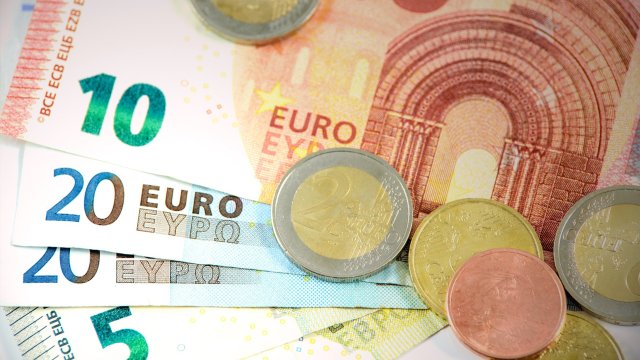 Въвеждането на еврото в Хърватия е напреднало добре в началната си фаза почти