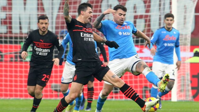 Милан загуби с 0 1 от Наполи насред Сан Сиро в