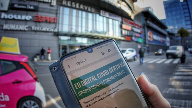 Европейската комисия разреши издаването на Ковид сертификати след извършване на