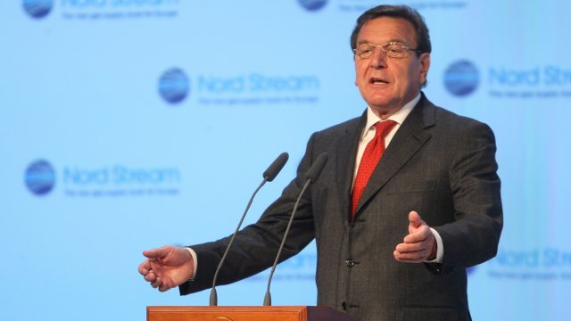 Офисът на бившия германски канцлер Герхард Шрьодер който е финансиран