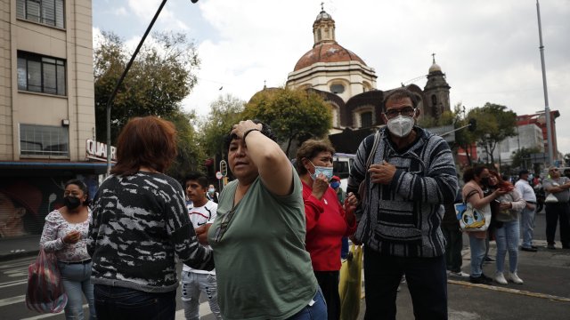 Паника сред жителите на Мексико заради силното земетресение. Президентът на