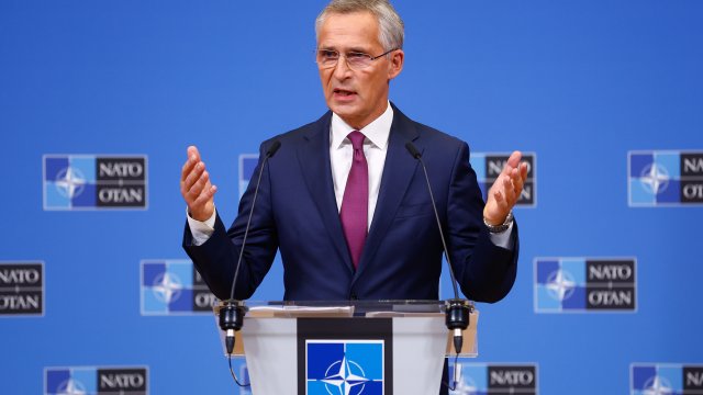 НАТО ще достави системи за противовъздушна отбрана на Украйна в