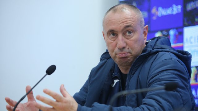 Треньорът на Левски Станимир Стоилов говори пред медиите преди домакинството