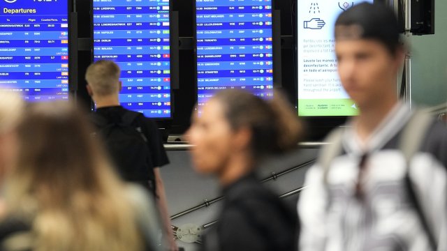 Стачкуващият персонал на нискотарифните авиокомпании наложи отмяната на десетки испански