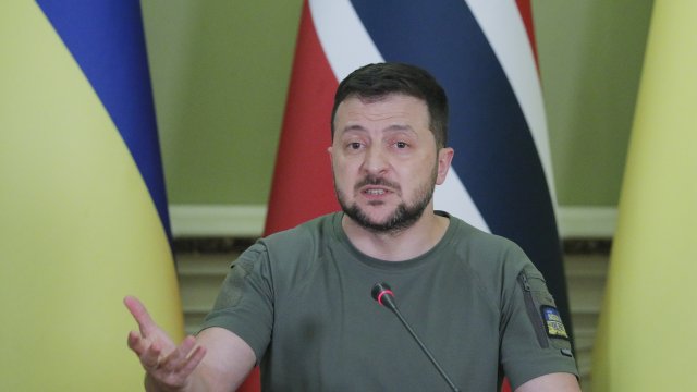 Президентът на Украйна Володимир Зеленски призова за международна помощ за