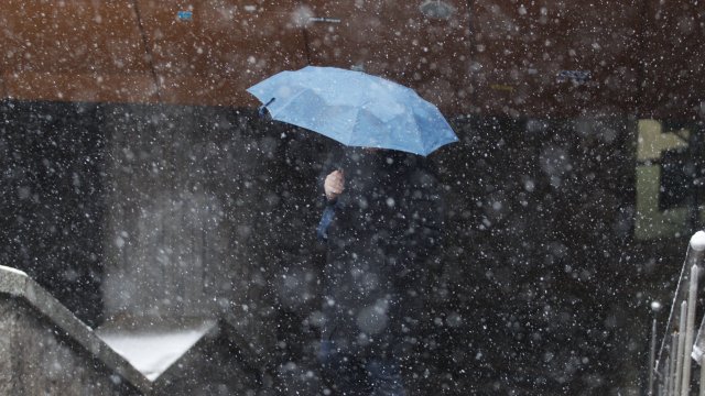 Лошото време на Балканите продължава В Гърция бяха отбелязани рекордно