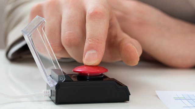 Членовете на канадския парламент ще получат паник бутони с които