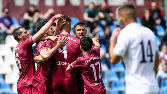Септември София поведе в класирането на Втора лига след победа с 3 1