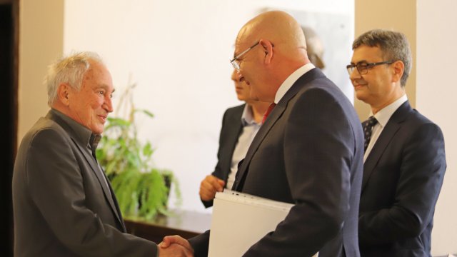 Медици от ВМА представиха уникален за България учебник