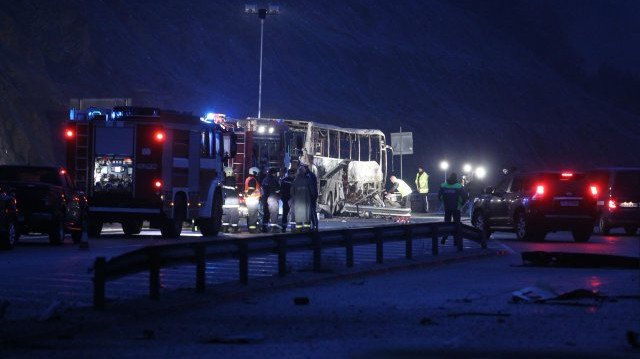 Продължава разследването на тежката катастрофа на магистрала Струма Днес прокурори