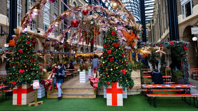 Половината от британците планират да похарчат по малко средства за Коледа