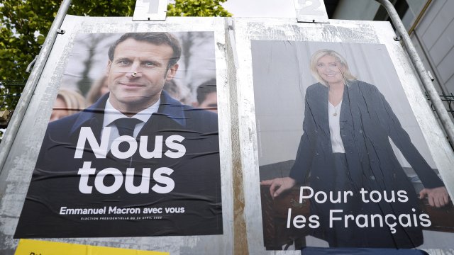 Във Франция днес е решаващият втори тур на президентските избори.