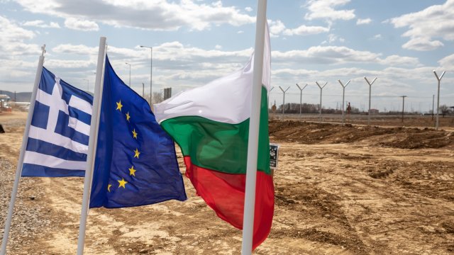 Започна пробният трансфер на азерски газ от Гърция за България