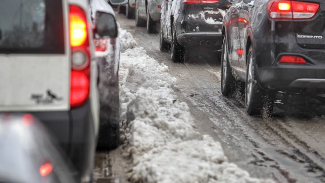 АПИ: Шофьорите да тръгват към Южна България с подготвени за зимата автомобили