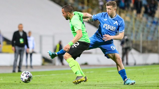 Левски победи с 2 0 Черно море в мач от последния