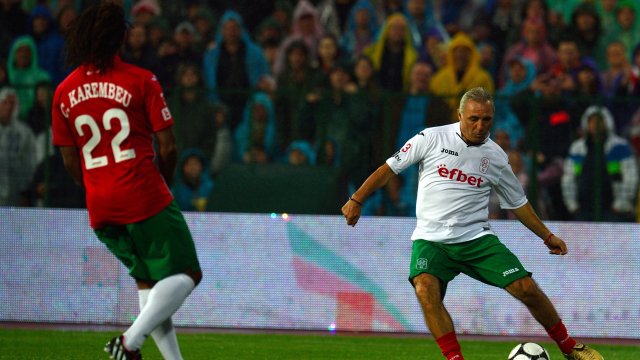 Легендата на българския футбол Христо Стоичков е получил покана от