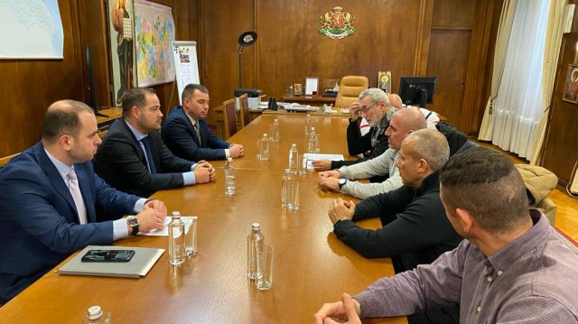 МВР застана зад ексграничарите, за които Турция издаде червена бюлетина