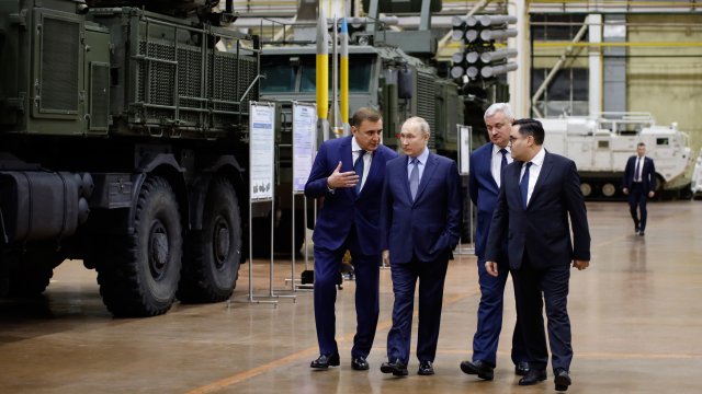 Германският всекидневник Франкфуртер Рундшау пише че Владимир Путин е смятан