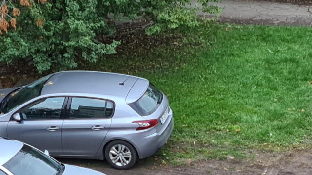 Проблемът с паркирането в столицата не само няма изгледи да