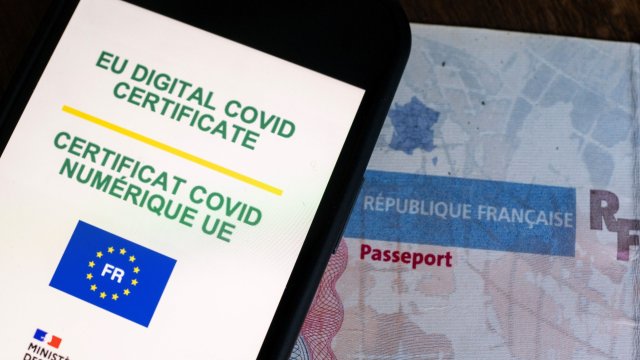 Усилията в Европа да се насърчи ваксинацията чрез сертификати създадоха