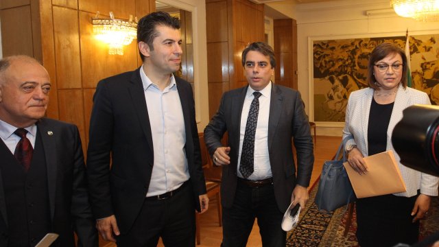 Продължават срещите между парламентарно представените партии за държавния бюджет за