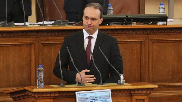 Министърът на отбраната Драгомир Заков ще участва в срещата на