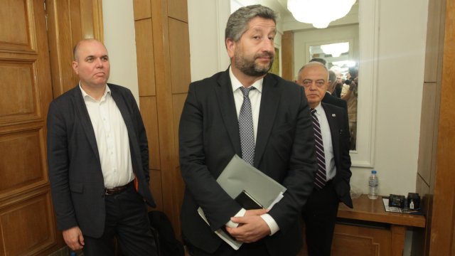 Съпредседател на ПГ на Демократична България Христо Иванов заяви че