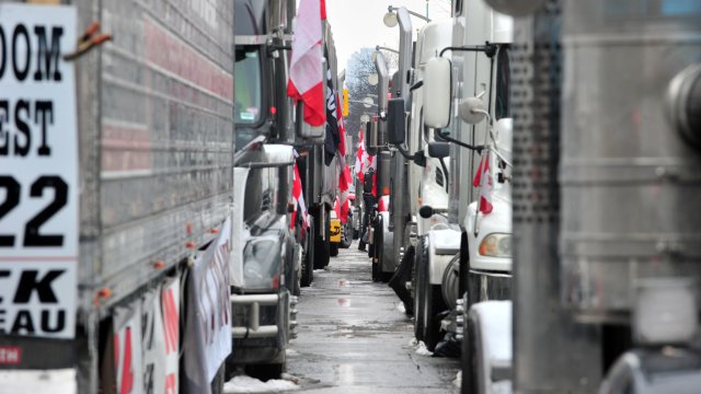 Шофьорите на камиони в САЩ подготвят мащабни протести по примера