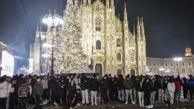 Най малко девет млади жени са станали жертва на сексуални посегателства