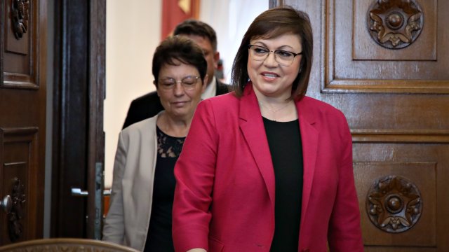 Националният съвет на БСП заседава за да реши как левицата да се