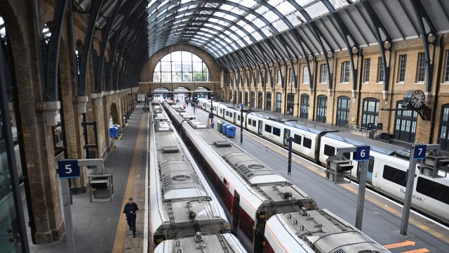 Транспортната мрежа на Лондон ще спре работа днес тъй като