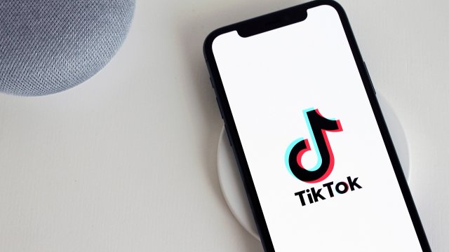 Китайската компания създала видео приложението TikTok призна че е имала достъп